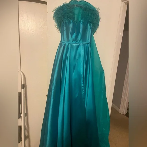 Jovani 08321 Prom Dress, Never Worn - Picture 2 of 2